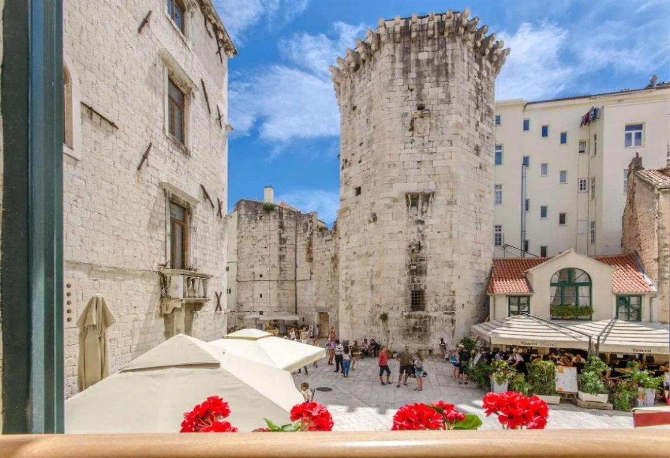Apartment Stone Pearl Heritage Luxury Suite Split