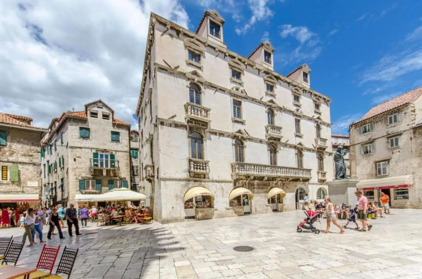 Stone Pearl Heritage Luxury Suite Split Apartment